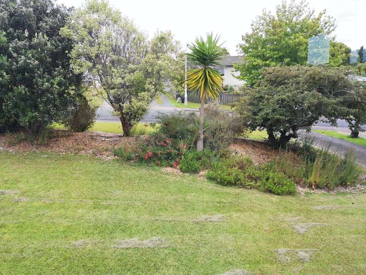 25 Dobell Road Stanmore Bay_18