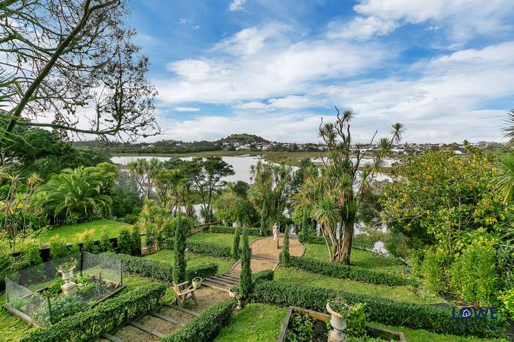 63 Ngataringa Road Devonport_19