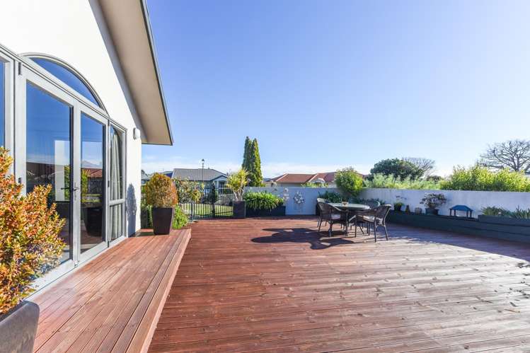 2 Strawberry Grove Richmond_9