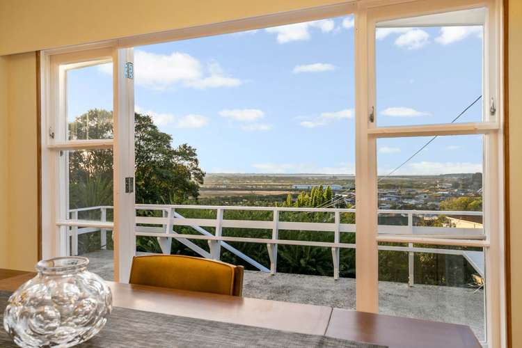 5 Gow Street Helensville_5