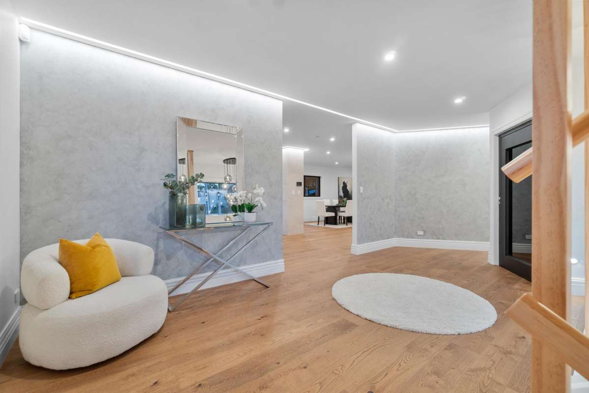 2/21 Eastcliffe Road_1