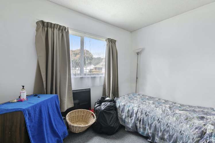 2/3 Hewer Crescent Naenae_7