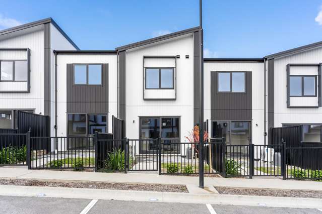 2/4 Ngaroma House Drive Hobsonville_1