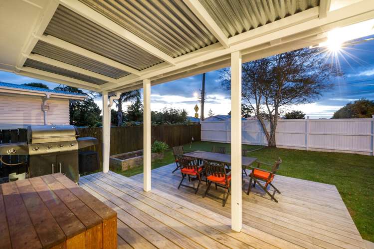 56 Golf Road New Lynn_17