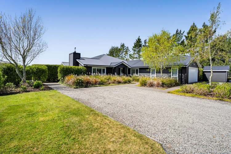 1371 Egmont Road Egmont Village_1