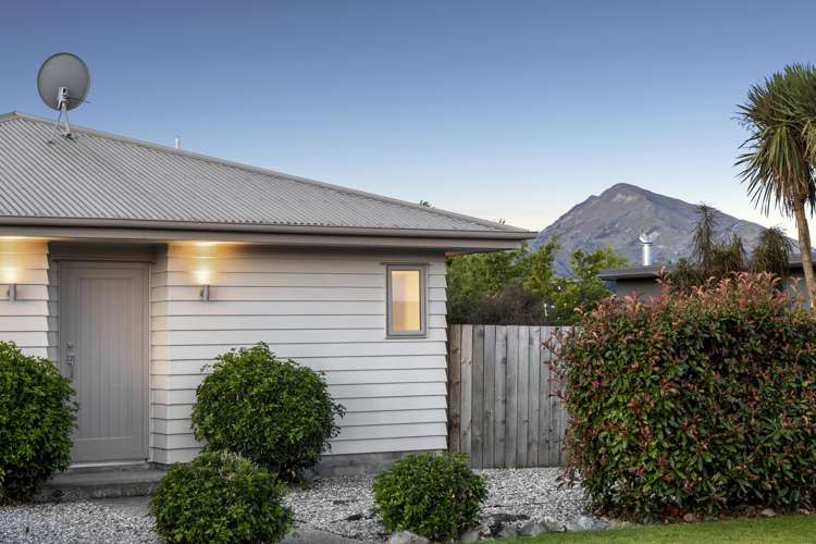 2 Poppy Lane Albert Town_12