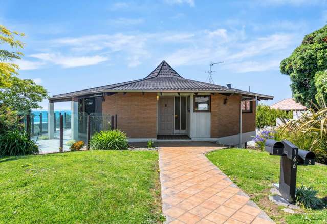 Sea view home in Macleans Zone