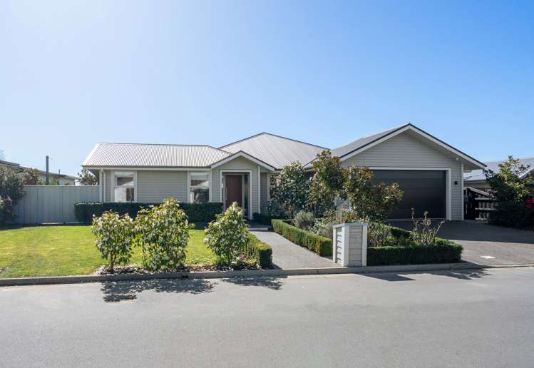23 Doncaster Avenue_0