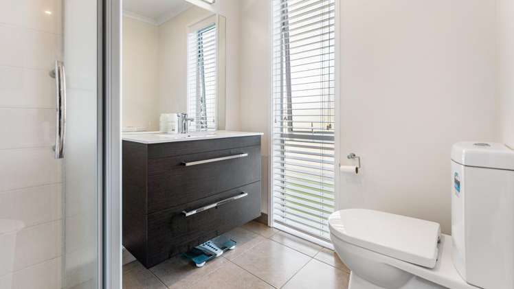 2 Okohaka Avenue Glenbrook_12