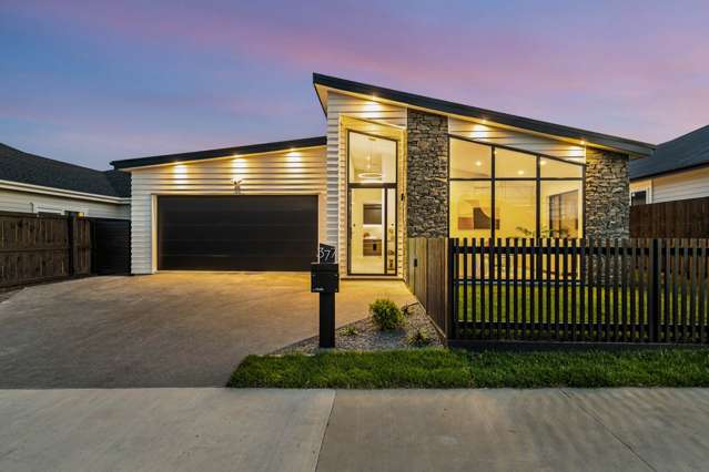 Stylish Family Home with High Ceilings