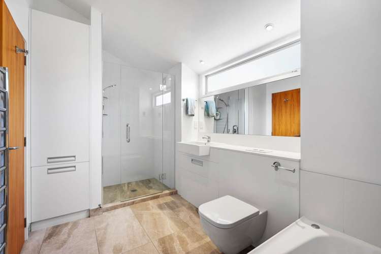 8b Queen Mary Avenue Epsom_29