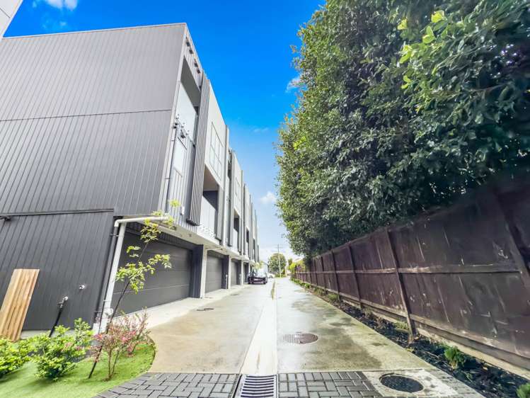 2/12 King Edward Avenue Epsom_18