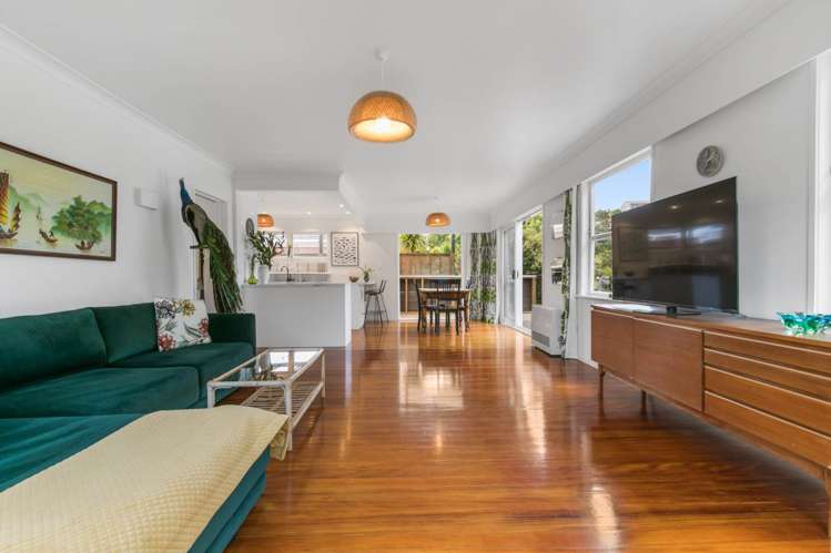 6 Valkyria Place Beach Haven_11