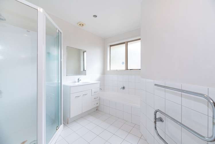 6 Dovey Place Massey_14