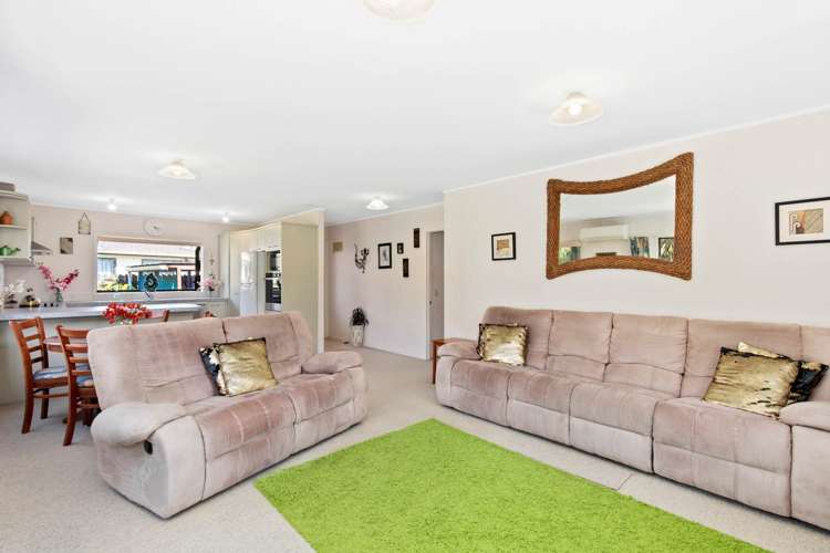 2/149 Carnoustie Drive Wattle Downs_2