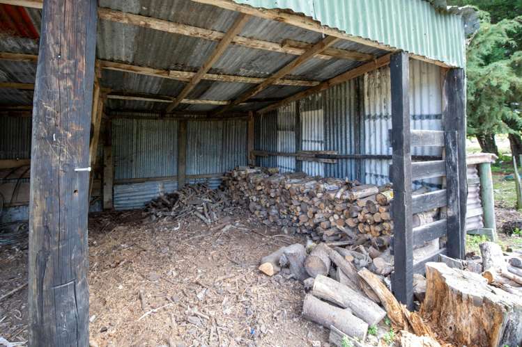 657 Domett Road Domett_34