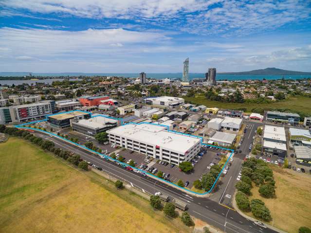 4 Fred Thomas Takapuna_4