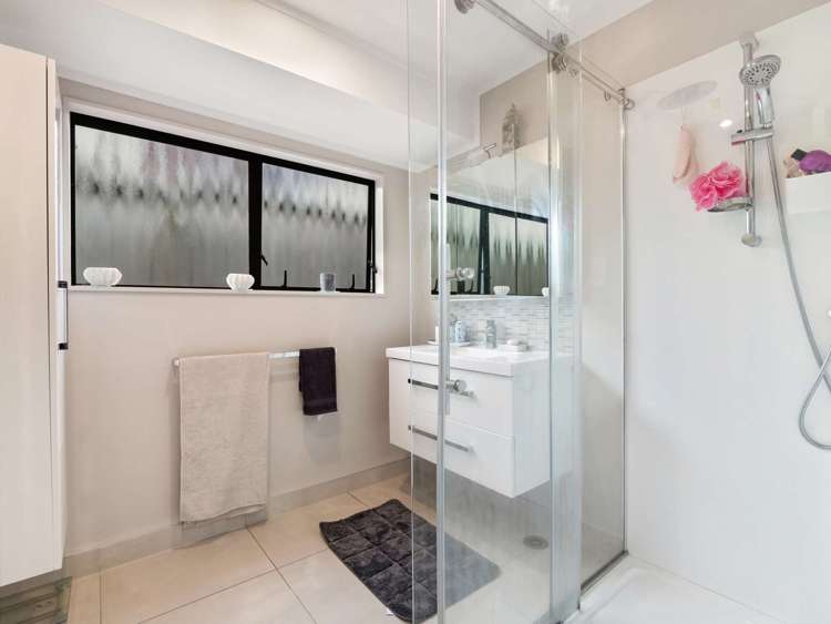 42 Bodi Place Te Atatu South_17