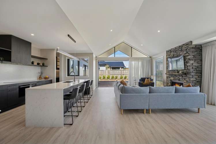 11 Rua Street Albert Town_7