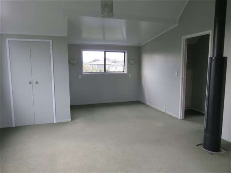 2/80 Sylvan Crescent Te Atatu South_7