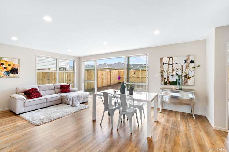 3 Flight Place Takanini_3