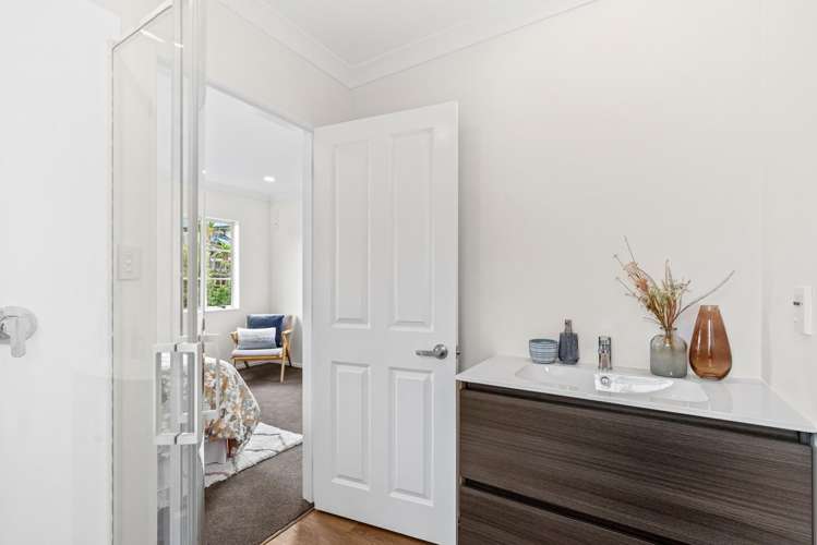 14 Olliver Grove Waikanae Beach_15