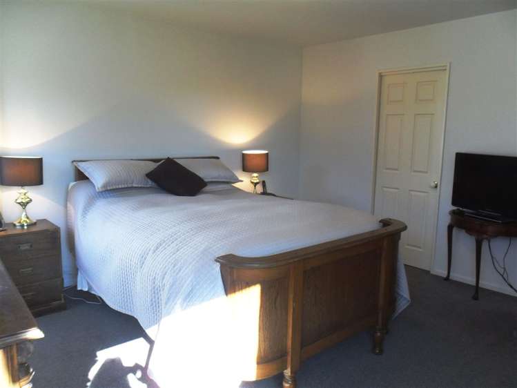 3 Falcon Drive Allenton_10