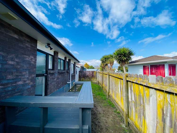 1/11 Kennington Drive Clendon Park_11