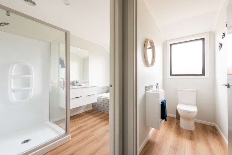 11 Harvard Road Burleigh_12