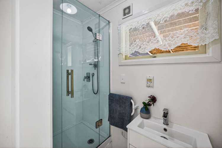 105 Sunrise Avenue Mairangi Bay_12