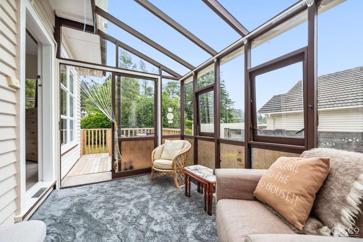 465 Stokes Valley Road_5