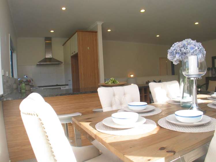 15 Carol Lee Place Albany Heights_2