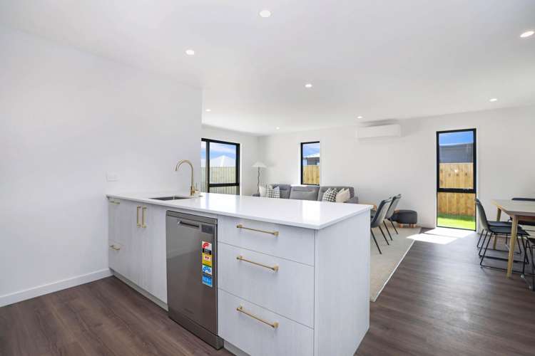 52 Strowan Avenue Elgin_7