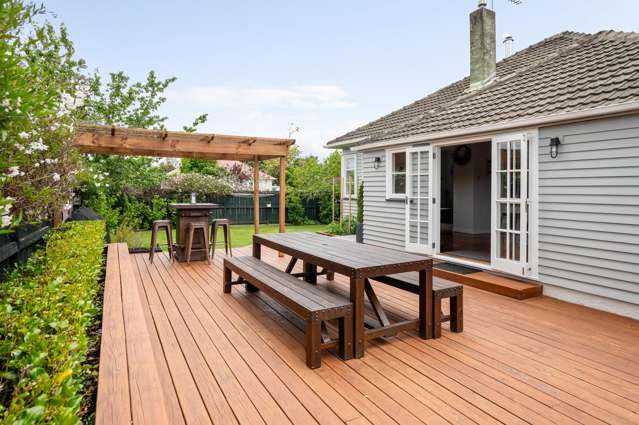 Privacy Plus Outdoor Entertaining!