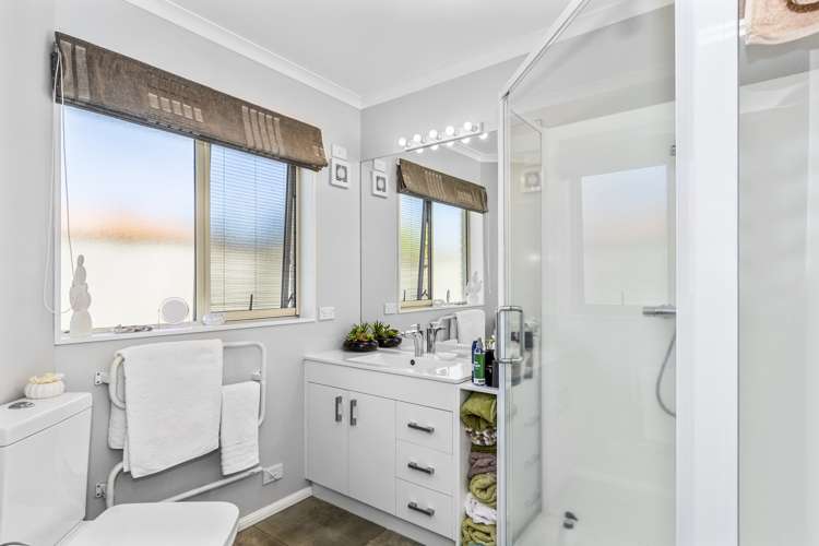 9 Newport Key Papamoa_13