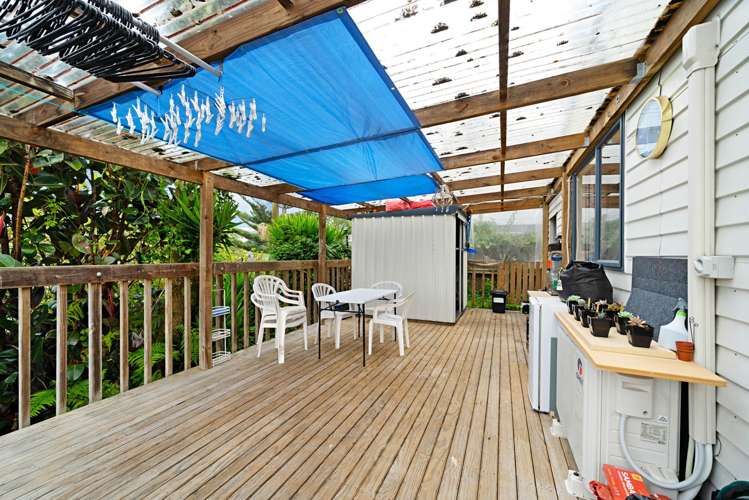 27 Kohekohe Street New Lynn_13