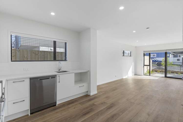 2a Stokes Avenue Te Atatu Peninsula_4