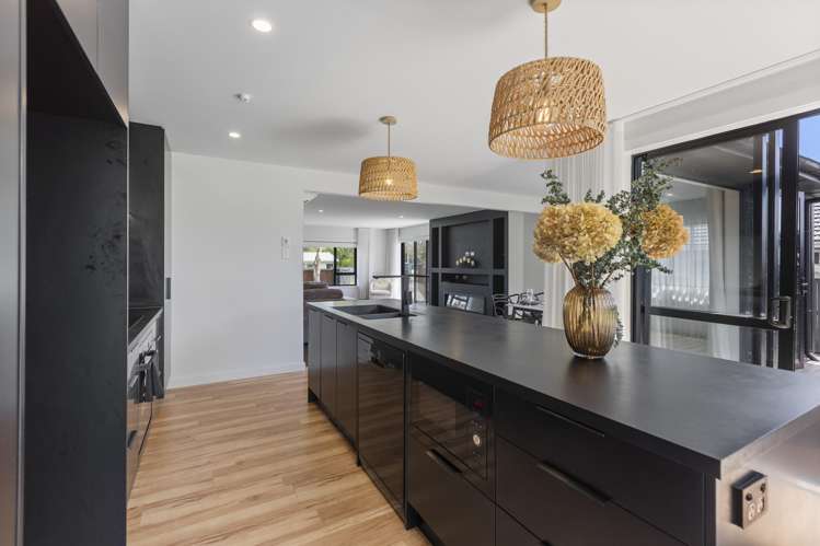 145 Seaview Road Westown_7