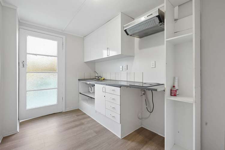 21 Kelwyn Road Kelston_10