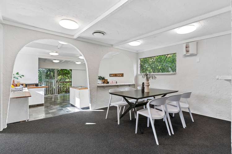 12 Tui Crescent Waiatarua_5