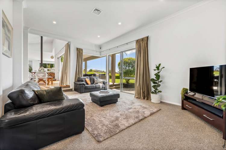 9 Intrepid Crescent Beachlands_16