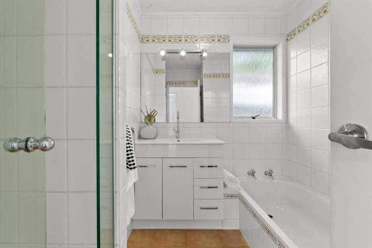 25 Dobell Road Stanmore Bay_12