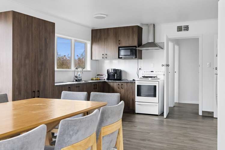 166 Spa Road Central_6