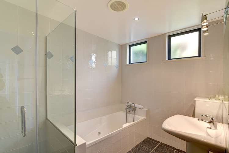 56b Belfast Terrace Queenstown_10