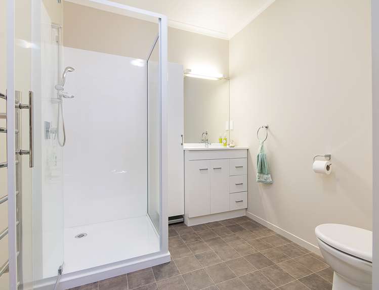 15/8 Village Place Tuakau_8