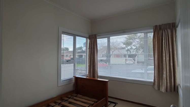 52 Old Lake Road Narrow Neck_5