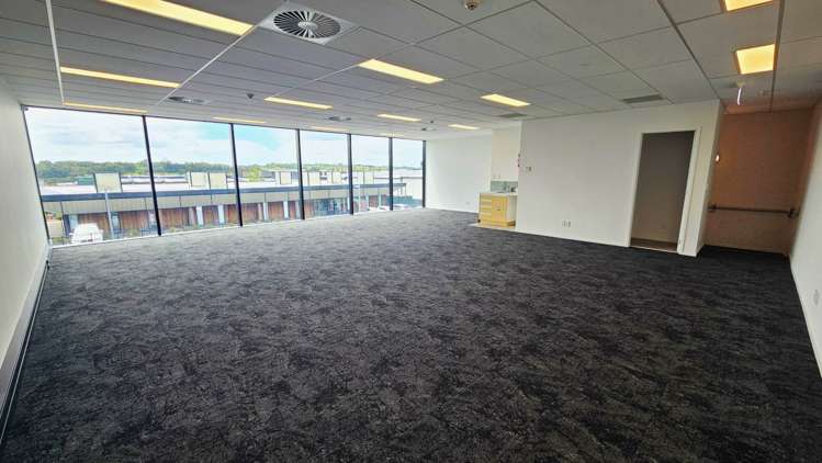 Unit 2/5 Northside Drive Westgate_2