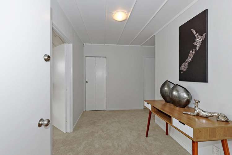 97 Tiroroa Avenue Te Atatu South_14