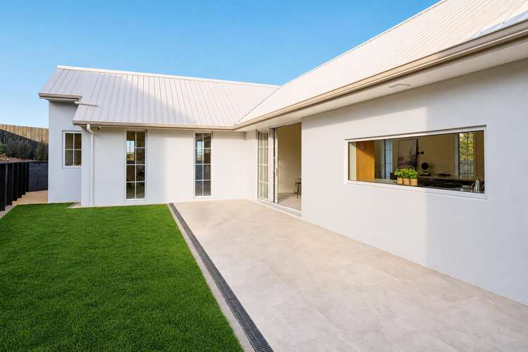 5 Ngaio Place Lansdowne_21