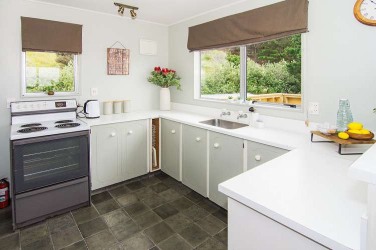 16 Sandy Bay Drive Mataikona_7